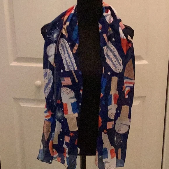 ❤️🇺🇸NWOT Fun Flag Scarf Closet Must Have ❤️🇺🇸 - Picture 5 of 7